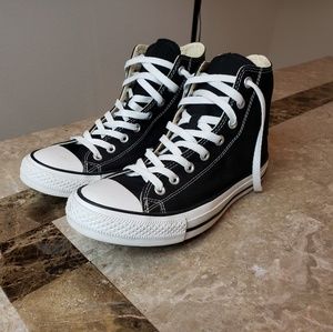 Chuck Taylor All Star Converse size 9 men 11 women